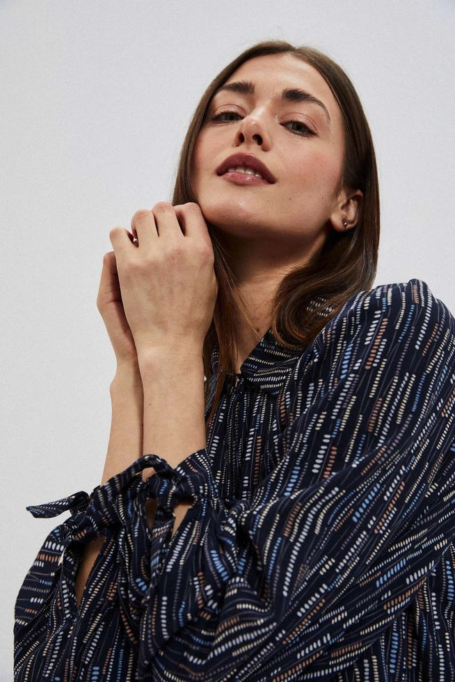 Koszula w geometryczne wzory