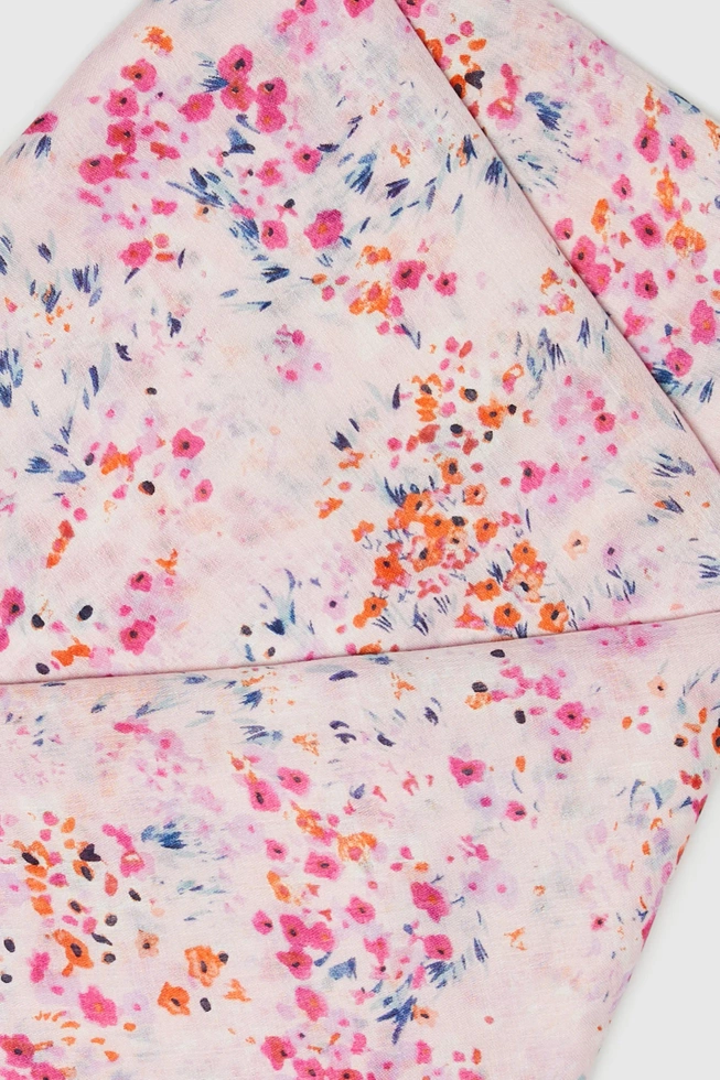 Szal w drobne kwiaty różowy