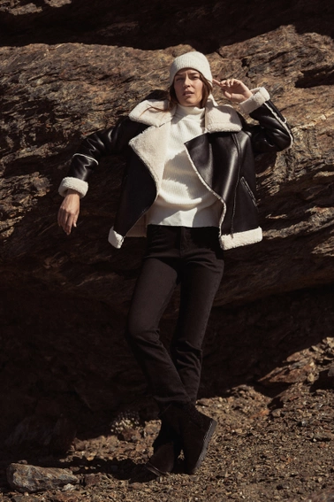 Jeansy z prostą nogawką czarne