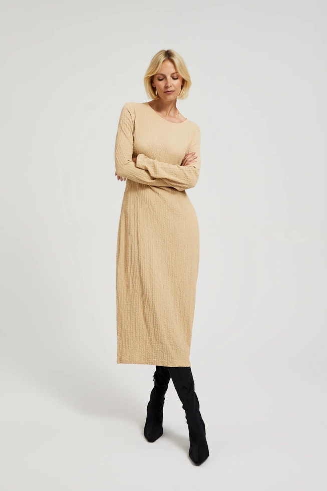 Sukienka midi z długimi rękawami beżowa