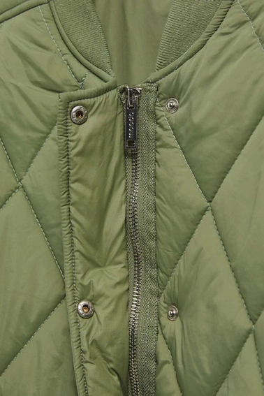 Długa pikowana kurtka oliwkowa