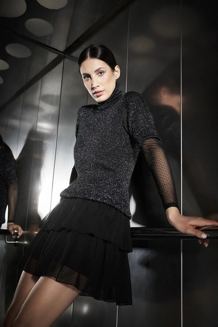 Golf z metaliczną nitką  czarny