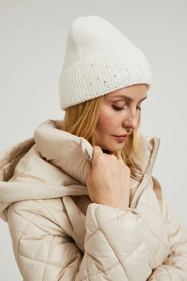 Czapka z dżetami biała