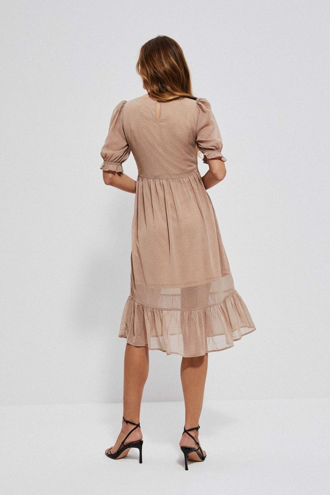 Sukienka z falbaną w groszki