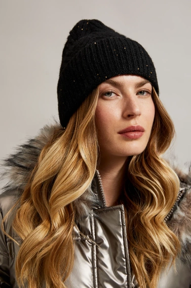 Czapka w jodełkę czarna