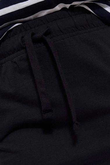 Gładka spódnica przed kolano granatowa