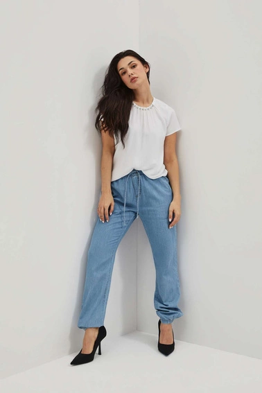 Joggery z wiązaniem w pasie