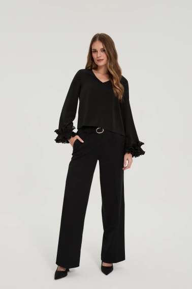 Koszula z falbanami na rękawach czarna 