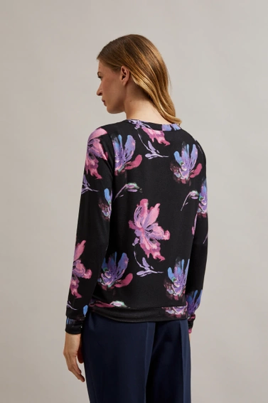 Sweter w kwiaty z długimi rękawami fioletowy