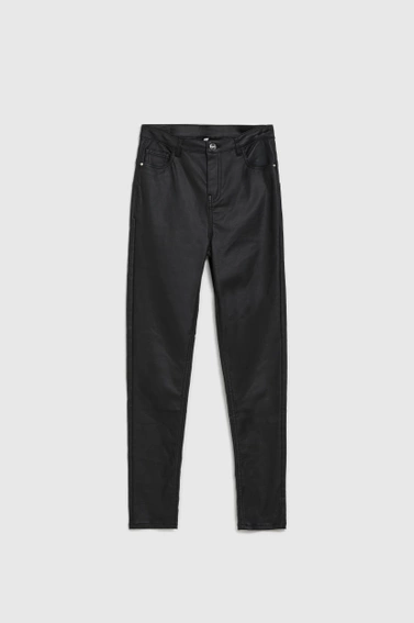 Woskowane spodnie rurki czarne