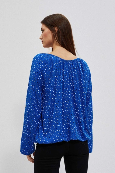 Wzorzysta koszula z dekoltem w łódkę niebieska