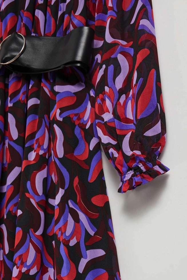 Sukienka midi z paskiem