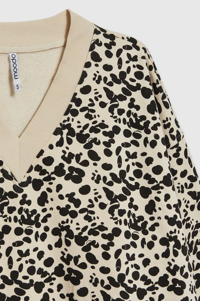 Wzorzysta bluza z dekoltem w serek i długimi rękawami beżowa