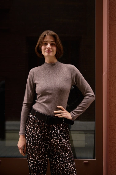 Bluzka z golfem brązowa