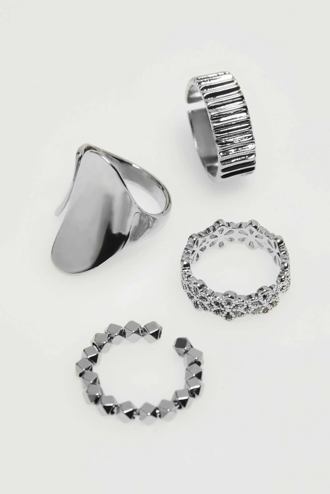 Eleganckie pierścionki - zestaw 4 sztuk