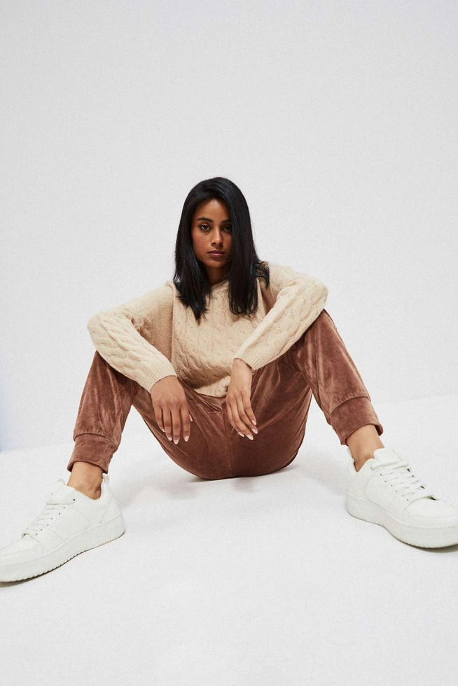 Welurowe spodnie dresowe kawowe