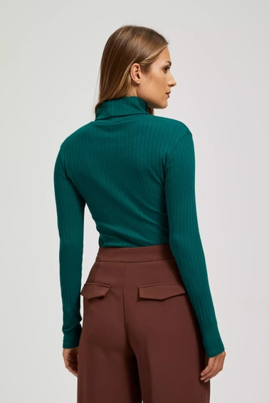 Prążkowana bluzka z golfem szmaragdowa