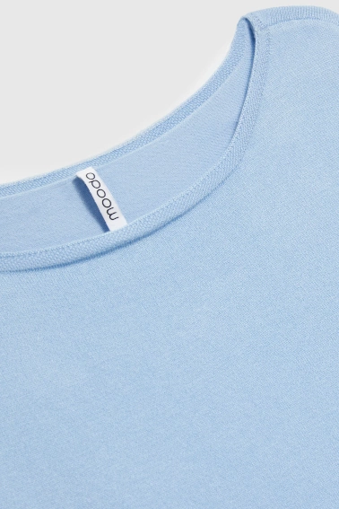 Cienki sweter błękitny