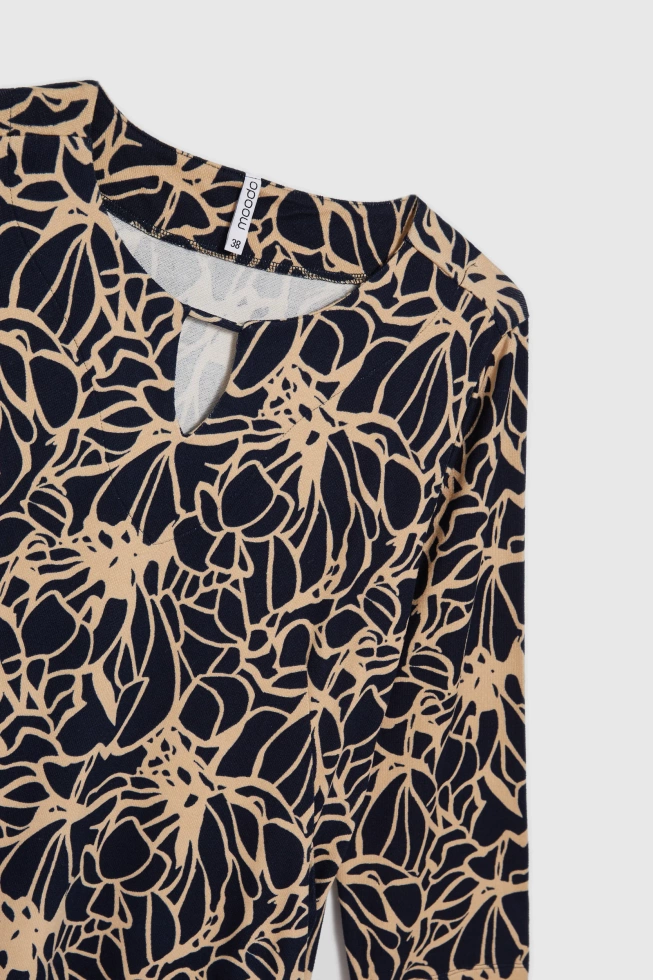 Sukienka w kwiaty granatowa