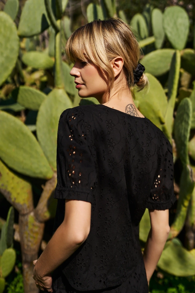 Bawełniana koszula z bufiastymi rękawami czarna