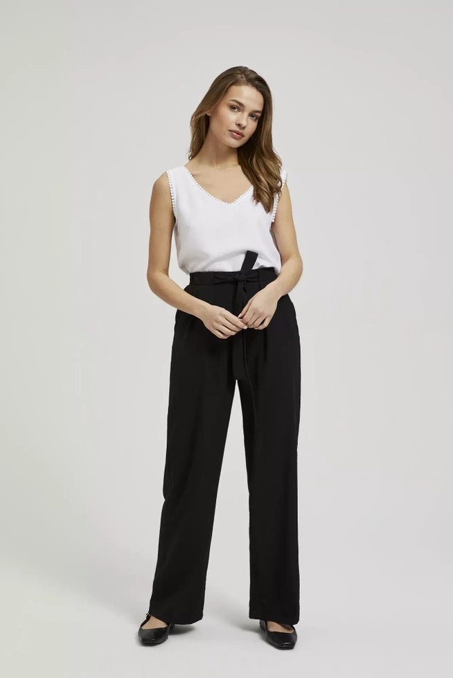 Gładka koszula z dekoltem w serek biała