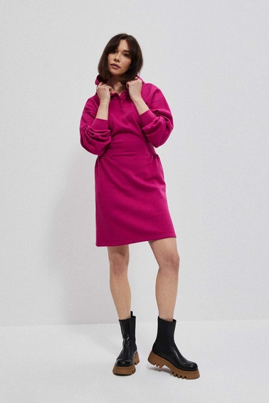 Taliowana sukienka z kapturem