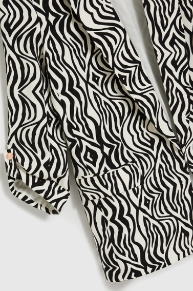 Wzorzysta marynarka beżowa