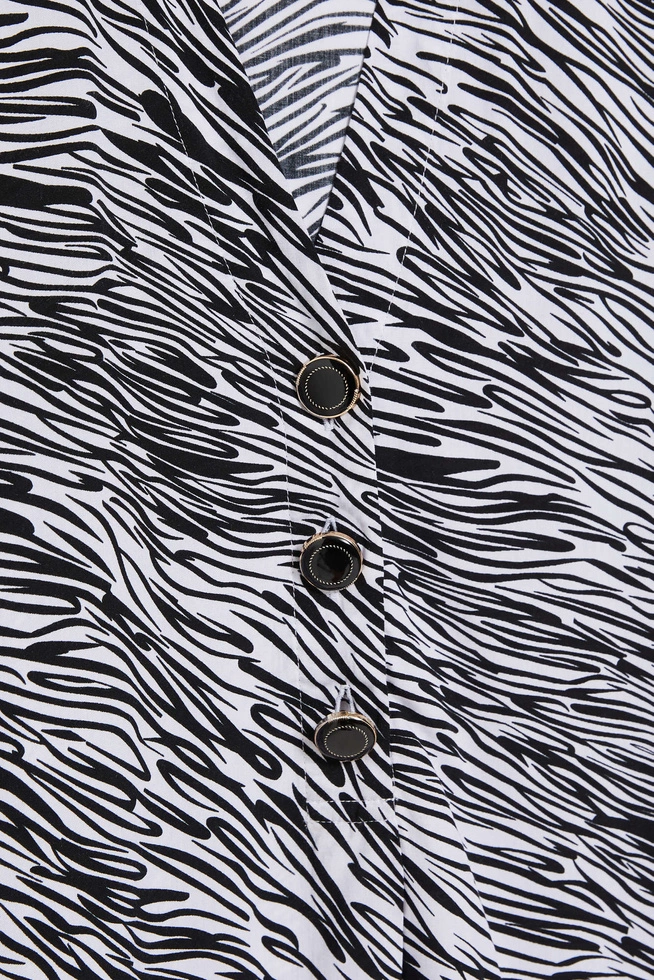 Koszula z dekoltem w serek czarno-biała