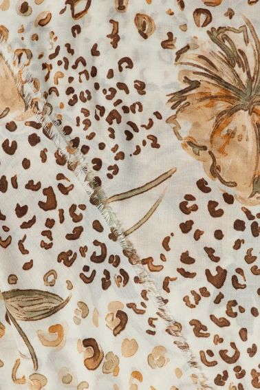 Wzorzysty szal beżowy 