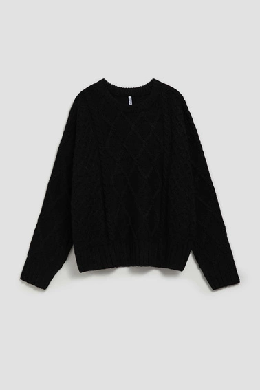 Sweter z ozdobnym splotem  długimi rękawami czarny