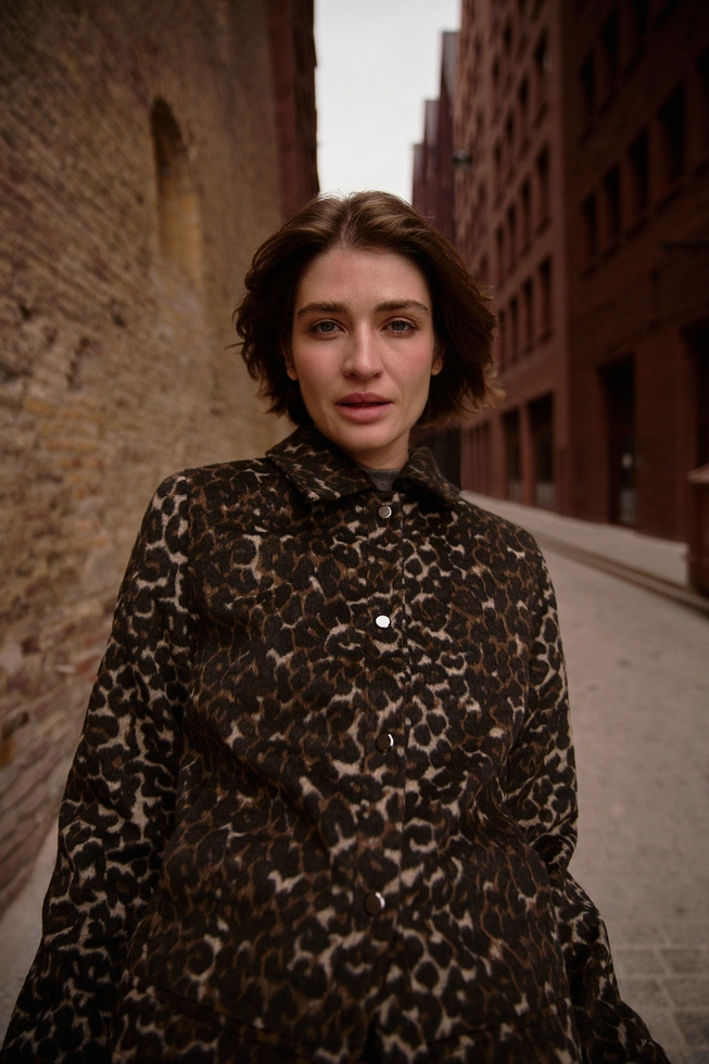 Kurtka w panterkę brązowa