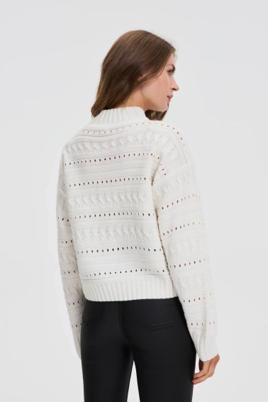 Sweter z golfem biały 