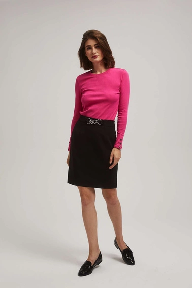 Spódnica z ozdobnym paskiem