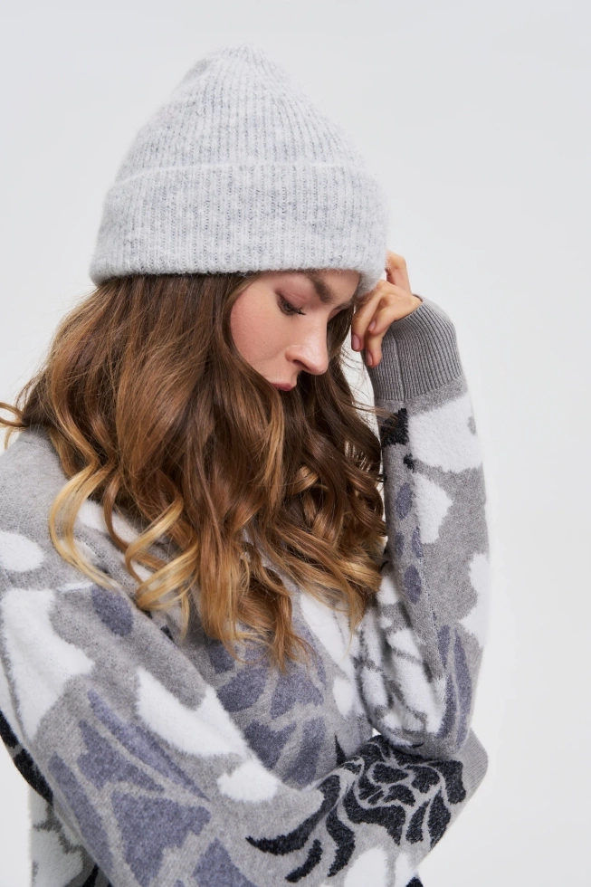 Czapka z dodatkiem wełny szara