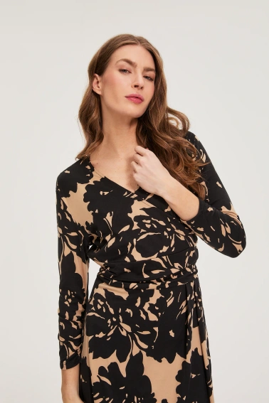 Wzorzysta sukienka czarna
