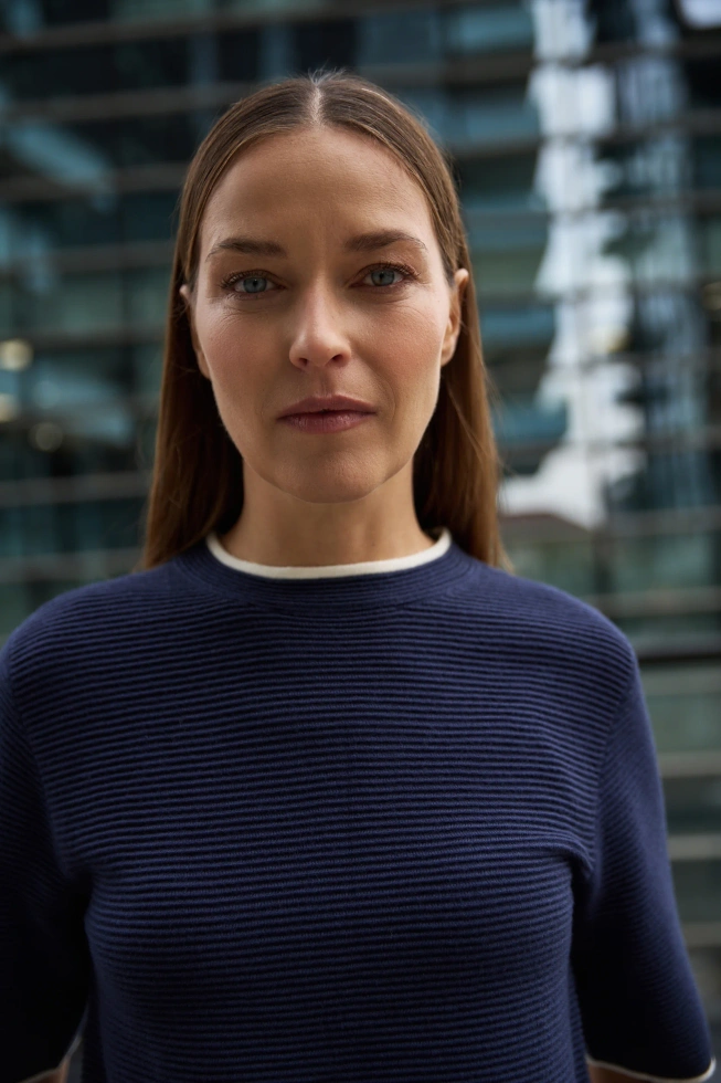 Sweter z krótkimi rękawami granatowy