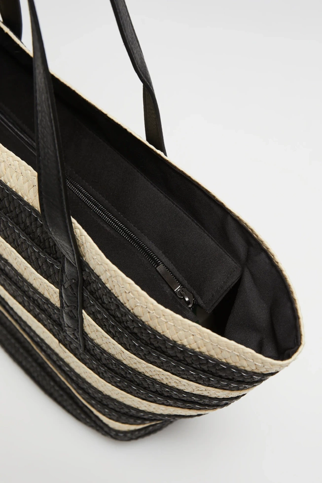 Słomkowa torba w paski czarna