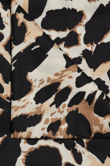 Szal ze zwierzęcym printem beżowy