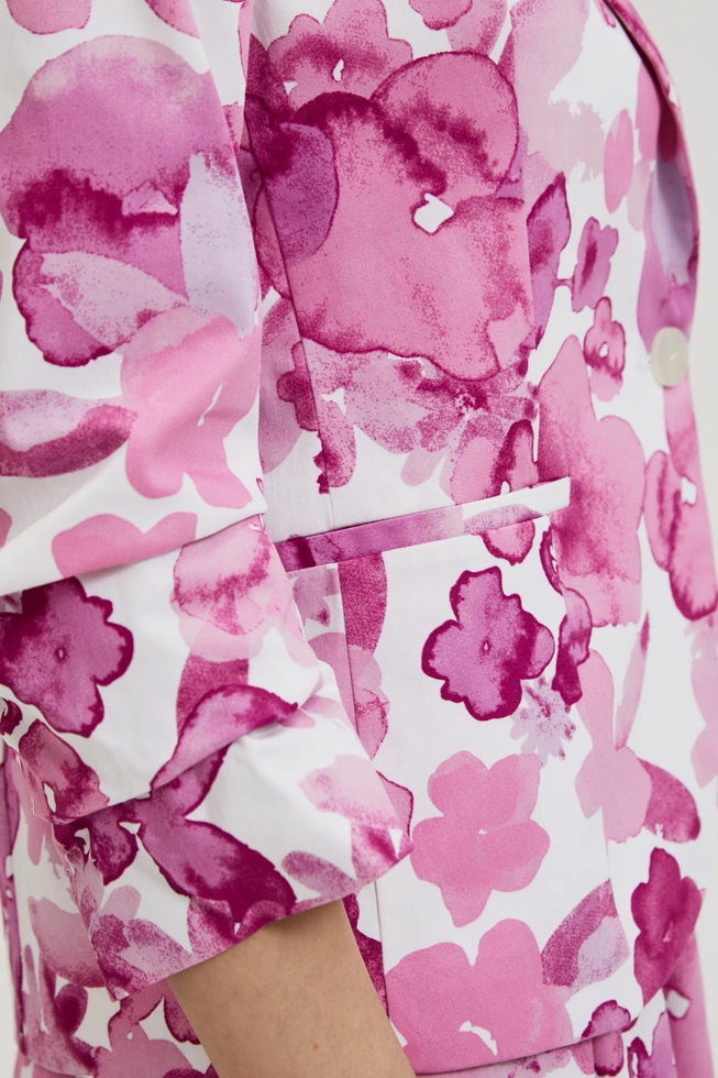 Marynarka z marszczonymi rękawami w kwiaty różowa