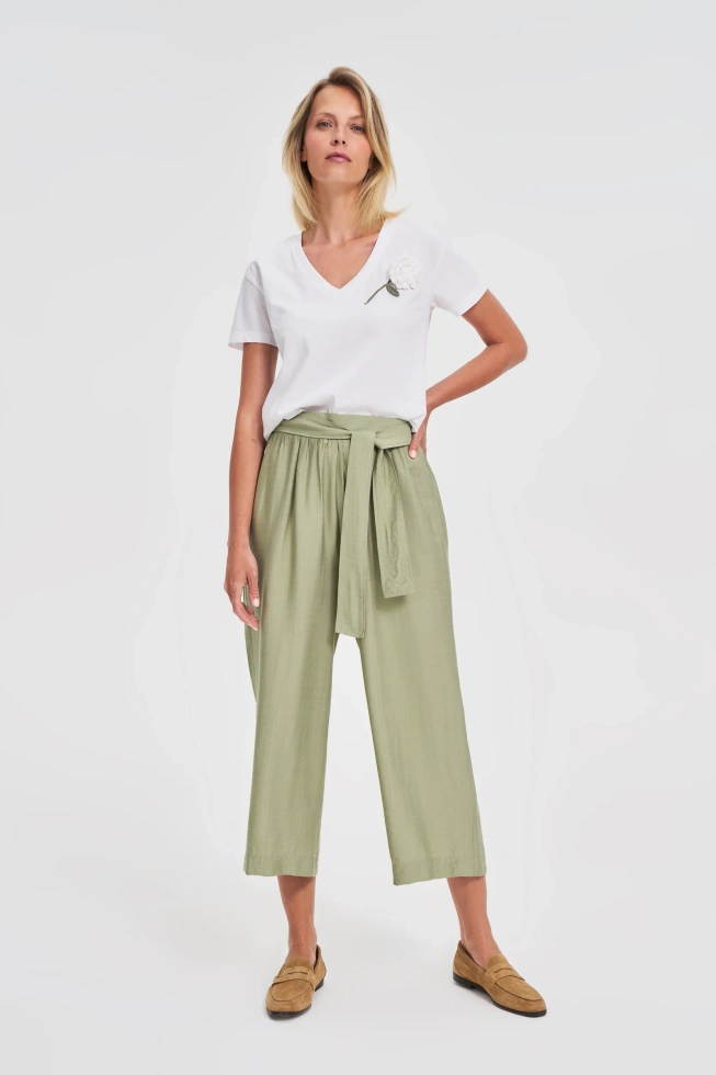 Bluzka z szydełkową aplikacją biała