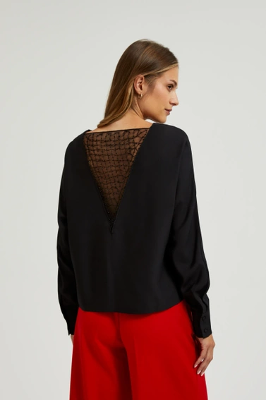 Koszula z ręcznie doszytymi koralikami na dekolcie czarna