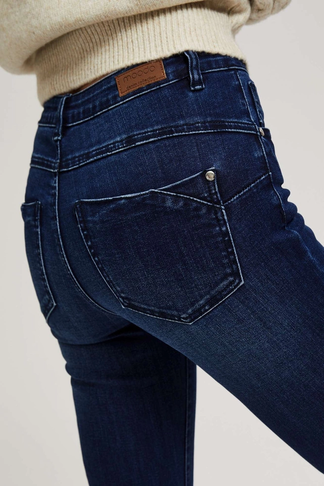 Jeansy rurki z efektem push up granatowe