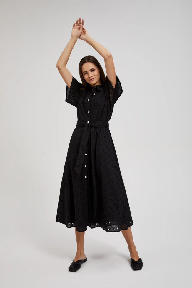 Rozkloszowana sukienka z guzikami czarna