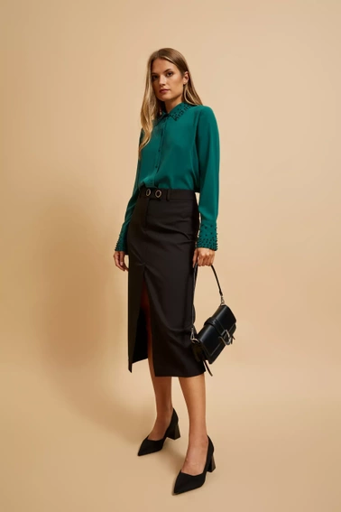 Torebka na ramię ze srebrną klamrą czarna