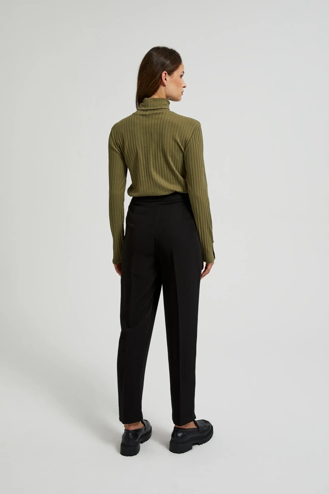 Spodnie z ozdobnymi guzikami na kieszeniach czarne