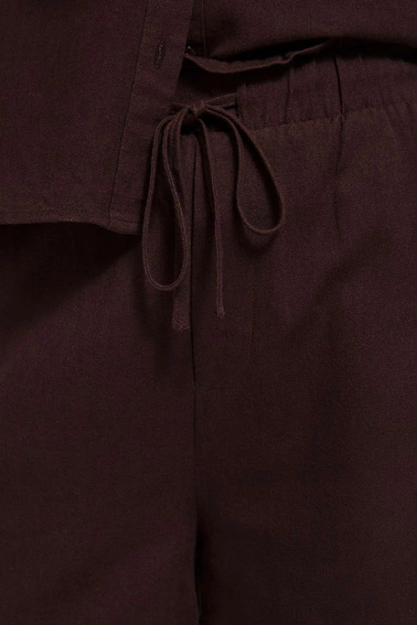 Gładkie szorty z wiązaniem ciemnbrązowe