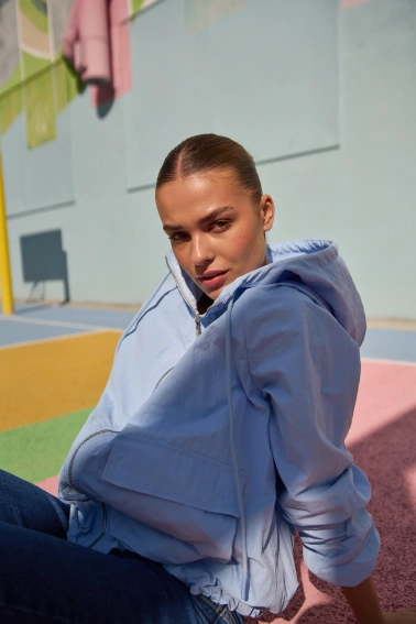 Kurtka z kapturem błękitna