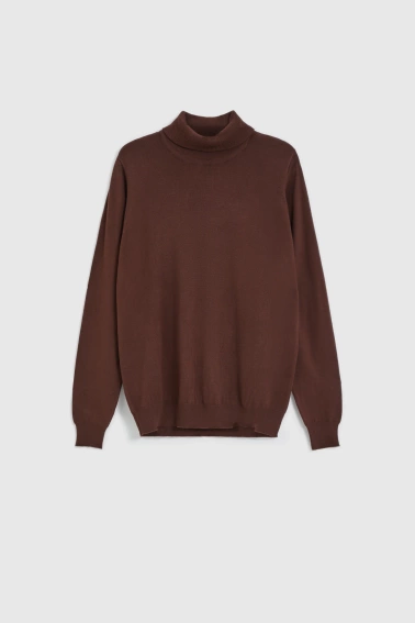 Sweter z golfem brązowy