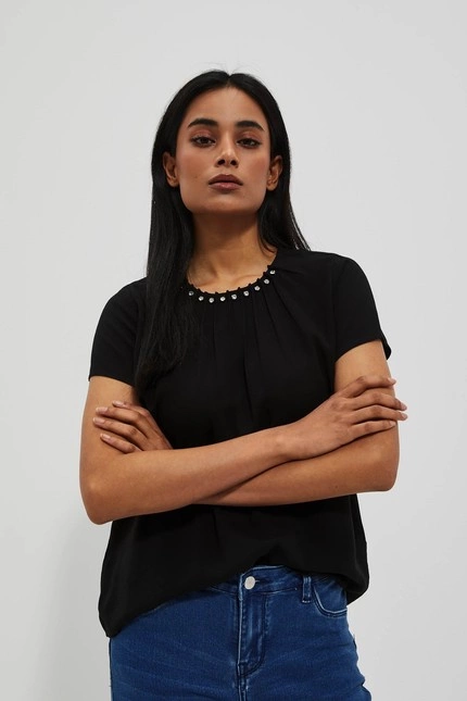 Koszula czarna z ozdobnym dekoltem