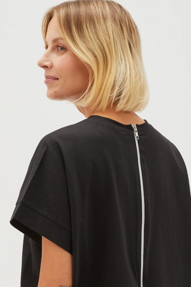 Bluzka z zamkiem na plecach czarna